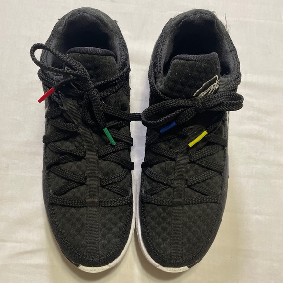 Nike LeBron XVII Low Multi-color CD5007 002 Men's Size 6.5, Women’s 8.5. - Picture 10 of 10